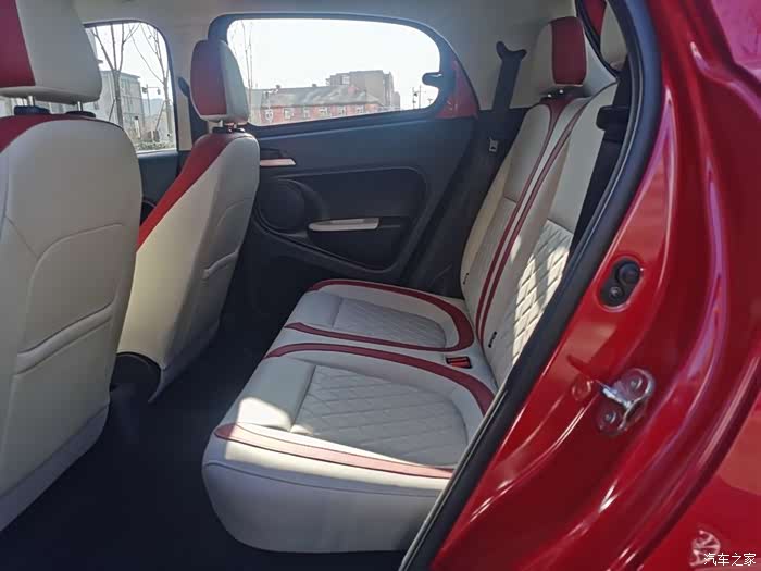 时尚的代步小车,跟大家聊聊我的欧拉r1用车感受