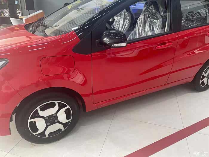 中国红版的思皓e10x来喽