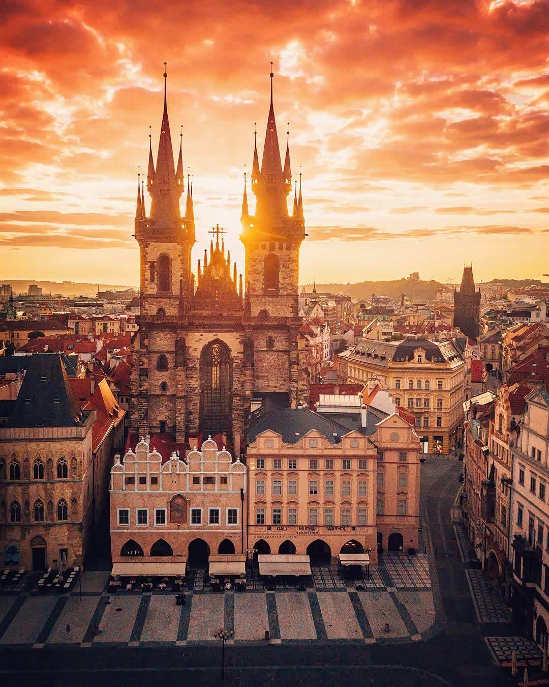 布拉格的黄昏,太美太温柔!