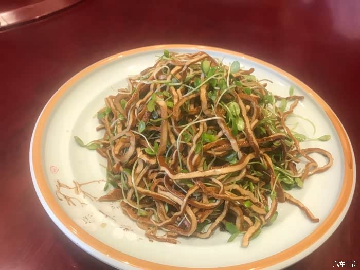 为了兄弟情,驱车一百多公里凑合场