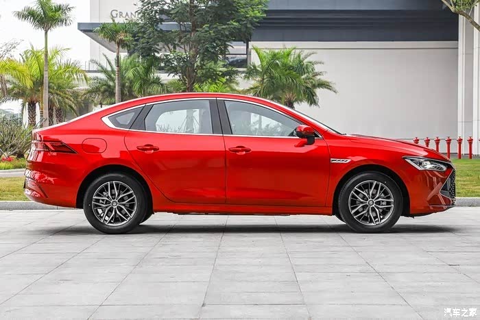 比亚迪秦牛b斯拉克