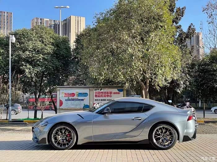 这是台20年走平行进口来的丰田supra30t