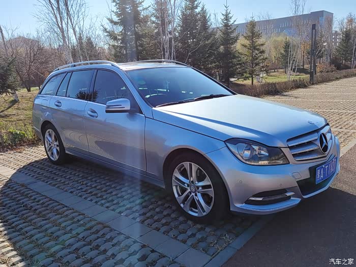 卖一台13年奔驰c旅行版c200时尚版极品车况