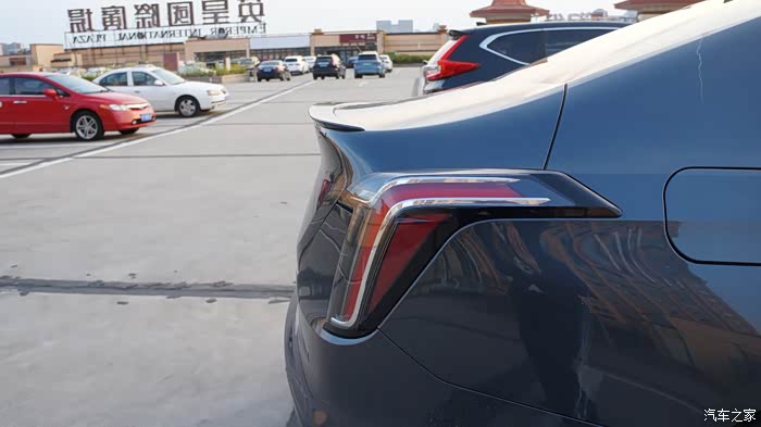 低调不失大气-凯迪拉克ct4水墨灰