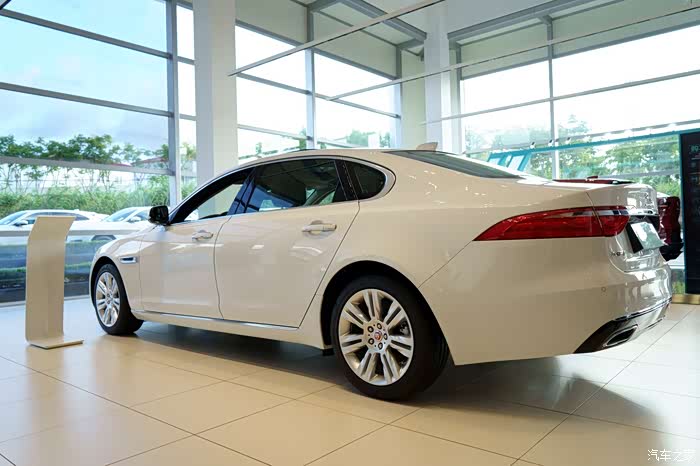 到店看车之捷豹xfl25t四驱尊享版静态初体验