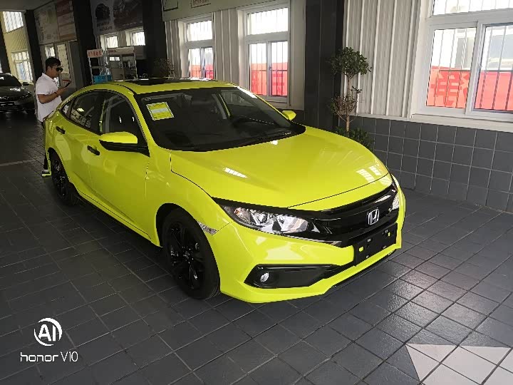 喜提思域闪烈黄