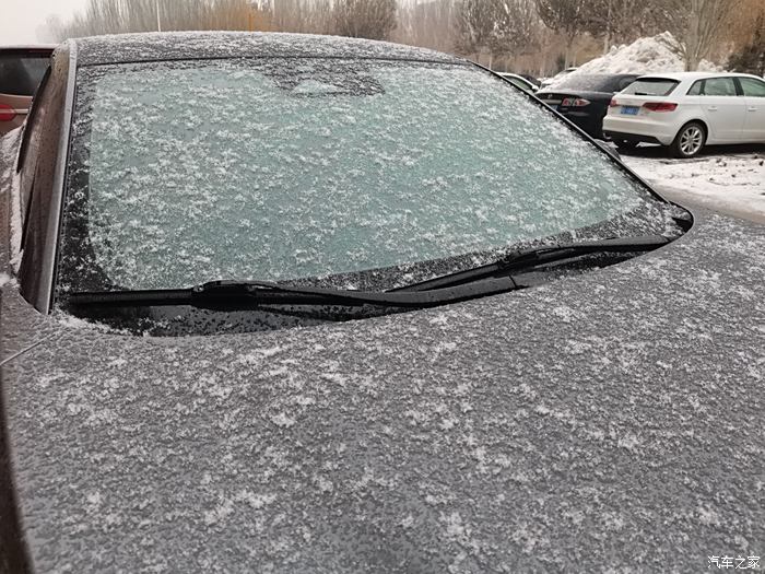 雷阵雨夹雪图片