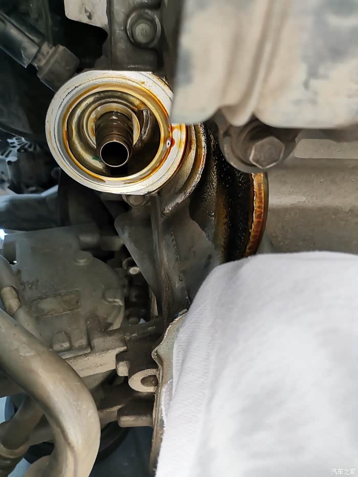 十一月份了,太阳还那么猛烈,自己动手撸机油机滤实在有点冒汗!