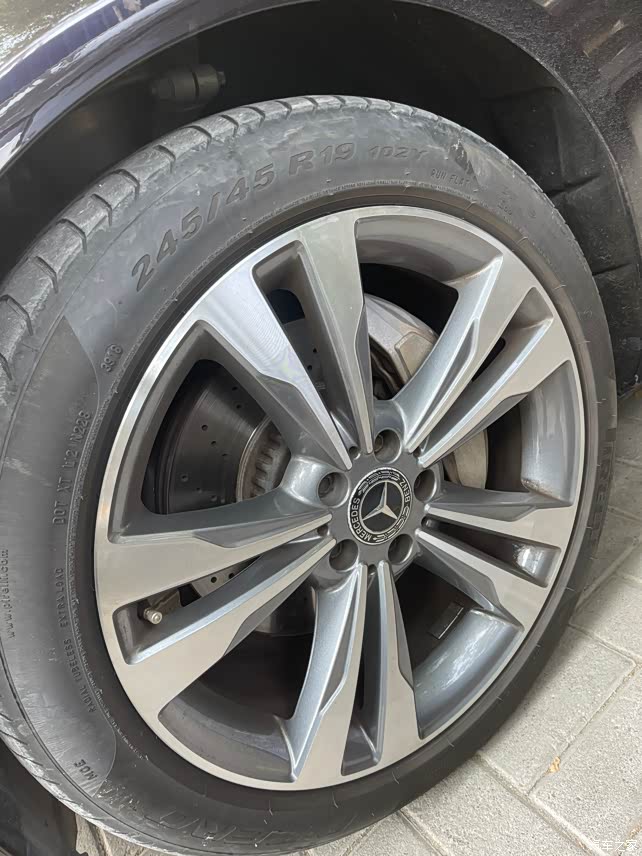 2019款奔驰s350豪华原车19寸轮毂出售