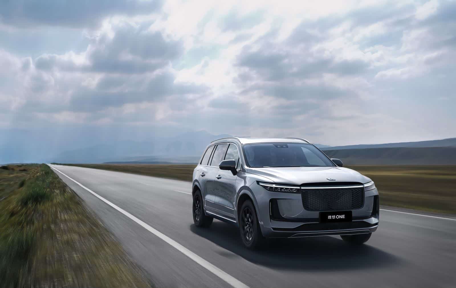 理想one有着独特的设计造诣,宽适的空间表现和出色的质量.