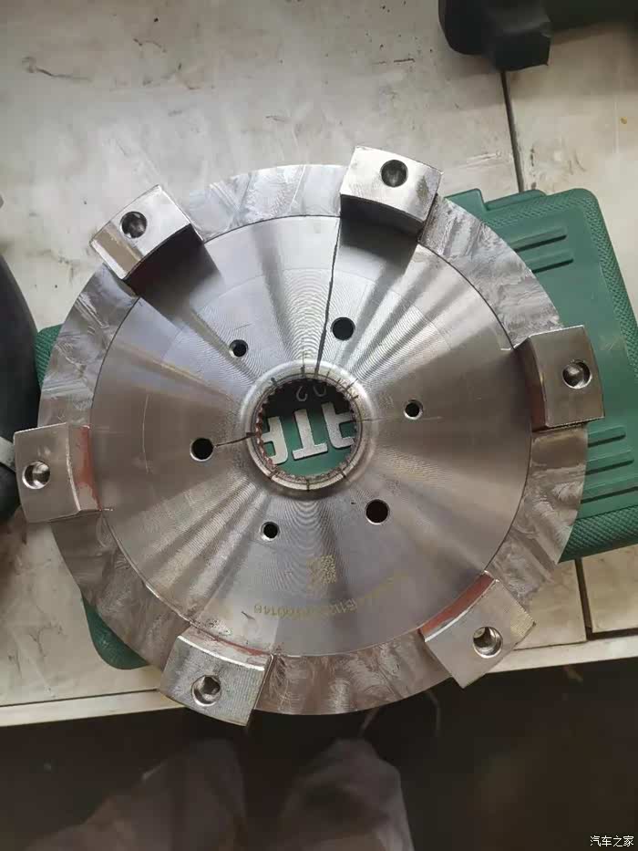 坚决守住不发生重大风险的底线