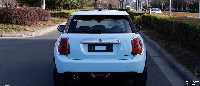 在这看脸的时代,mini必须改色冰川蓝.