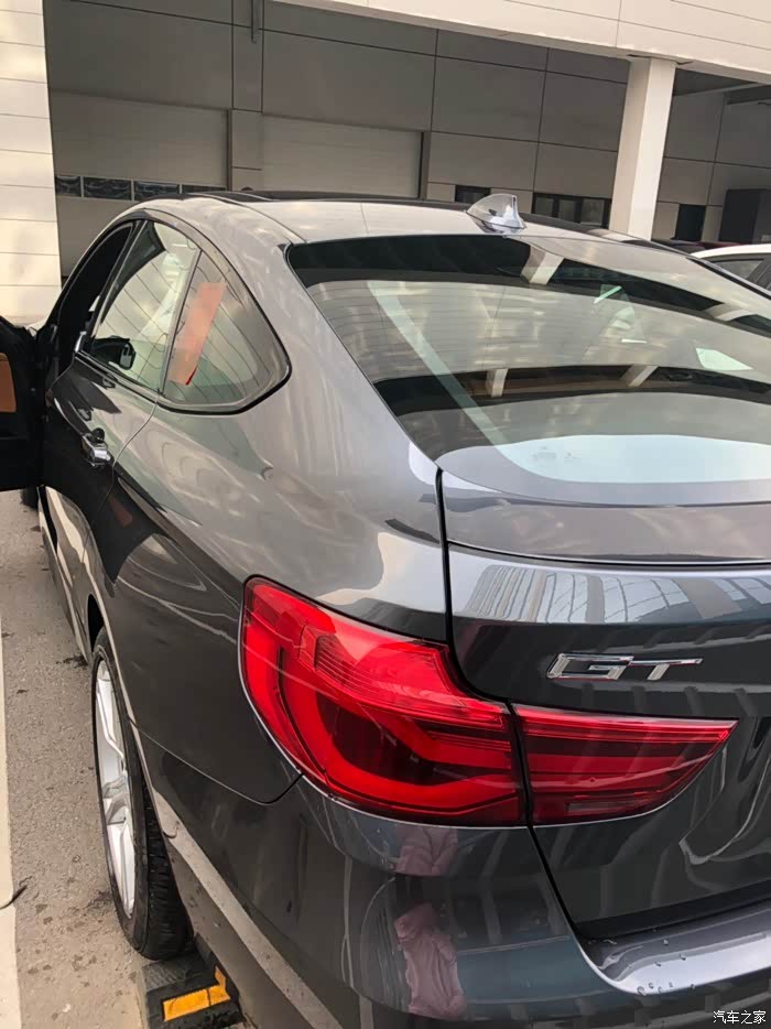 定制m款矿石灰 干邑色 舒适套装_宝马3系gt论坛_汽车之家论坛