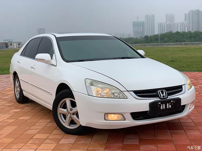 纪念我买过的七代半白色雅阁