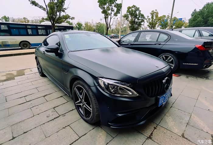 我的秀场第二趴奔驰c200变装黑武士