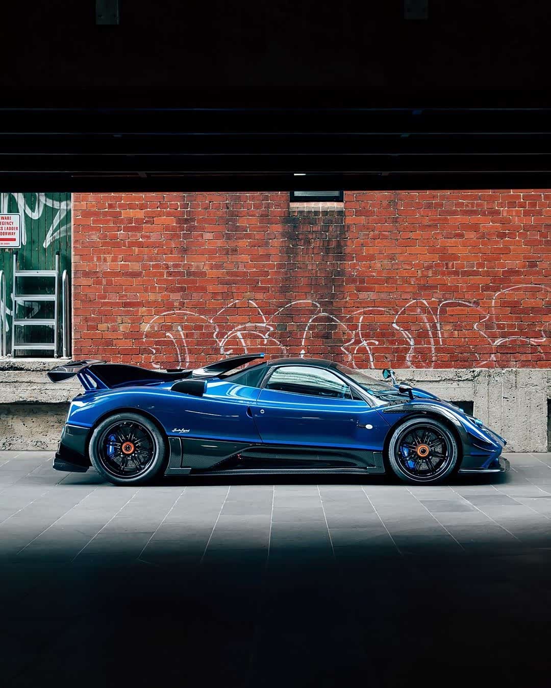 帕加尼zonda kiryu,仅有一辆,够帅气.