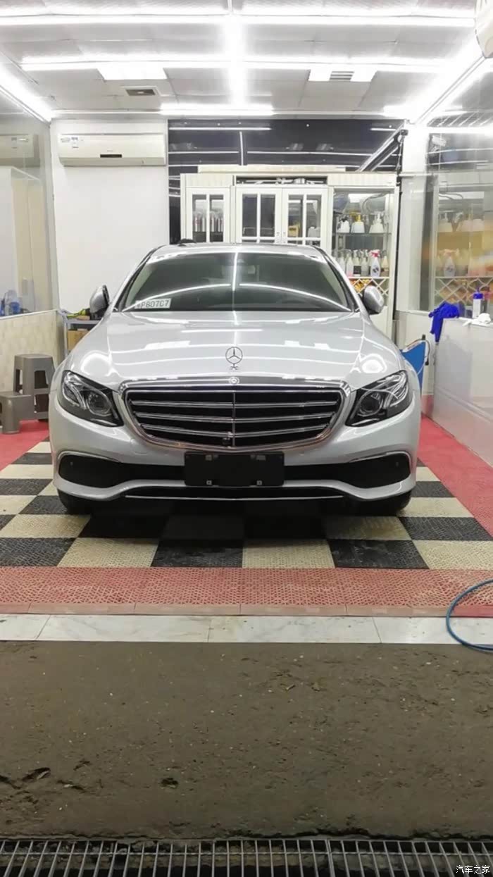 有没有人买银色奔驰e?