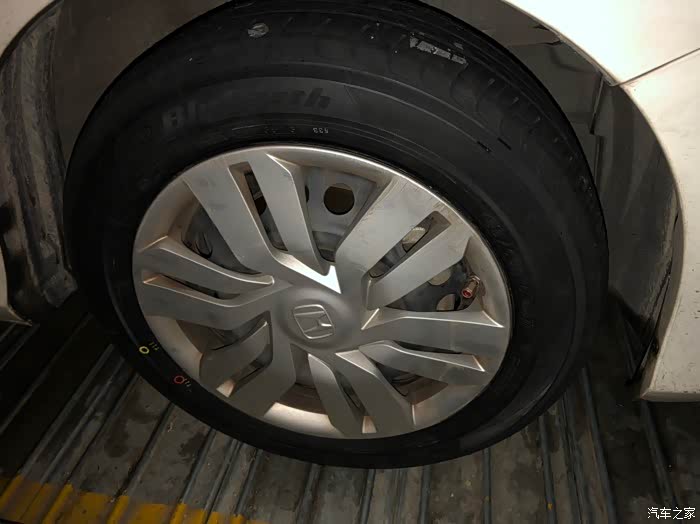 上次咨询过各位车神今天把轮胎换了