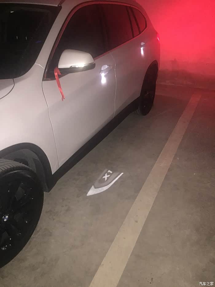 2019款宝马x1迎宾灯