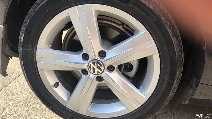 收一套迈腾b723545r17轮毂