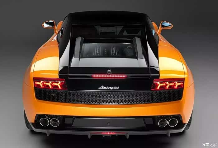 前宾利,后奥迪,车标两块磁铁,这款车很有个性!