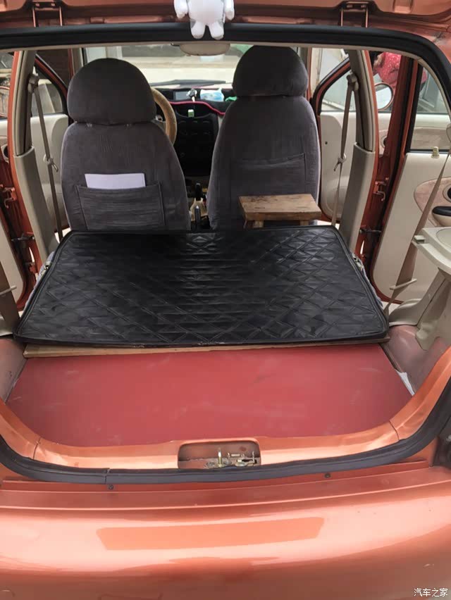 奇瑞qq改造最大限度2米长的床车,小身材大容量