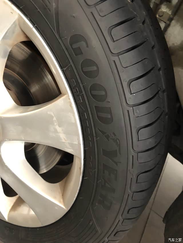 比亚迪e53年4万公里换轮胎