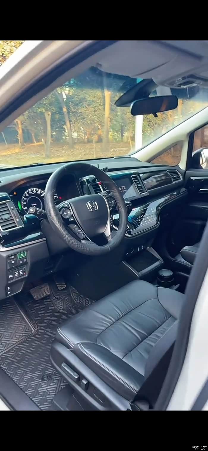 堪比头等舱的mpv内饰本田艾力绅六座