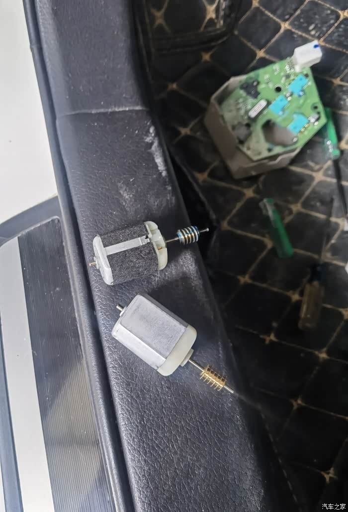 16改款天籁更换转向助力油