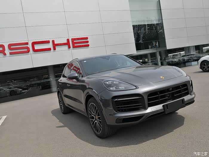 石英灰卡宴s提车记给自己的35岁生日礼物