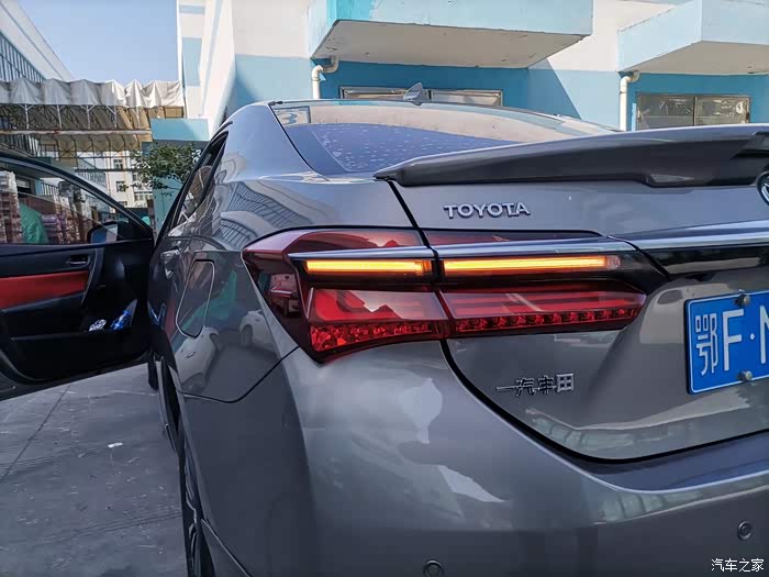 1418卡罗拉双擎尾灯改装