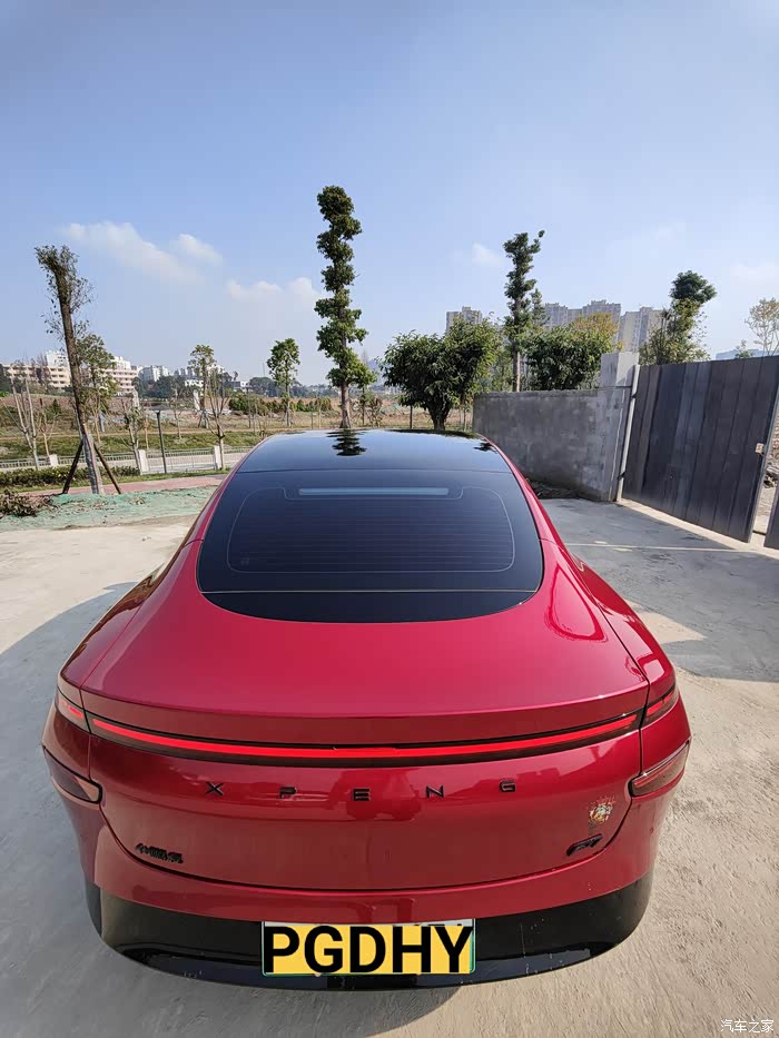 【图】曜日红轮毂黑化_小鹏p7论坛_汽车之家论坛