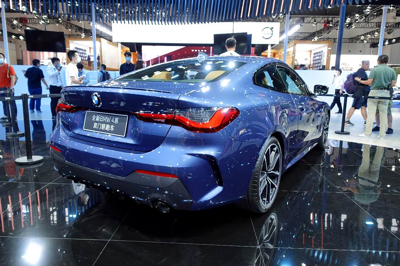 2020年成都车展上的宝马新势力宝马4系