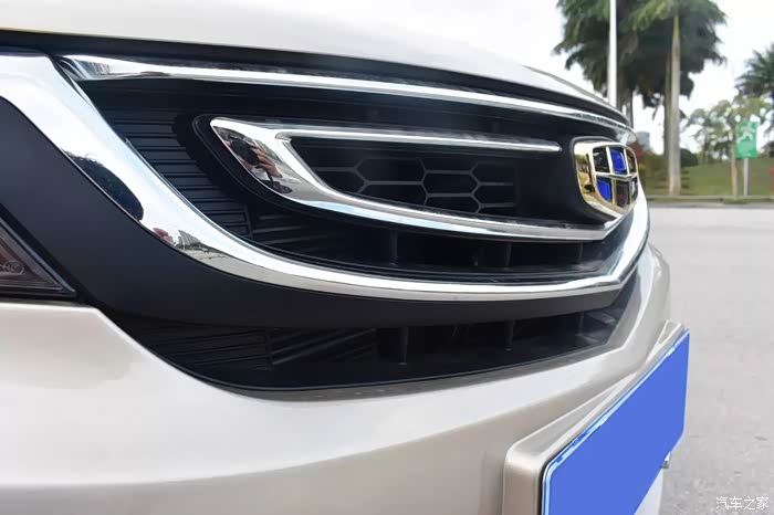 回旋中网  怎么吉利的前脸都一模一样的