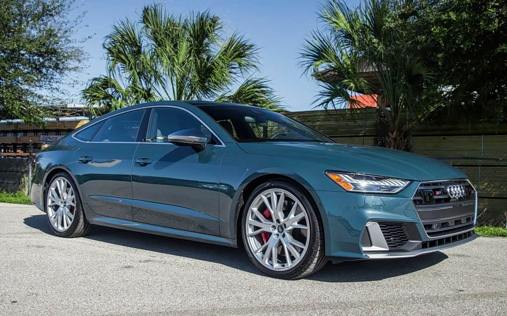 全新奥迪s7sportback这个颜色叫阿瓦隆绿