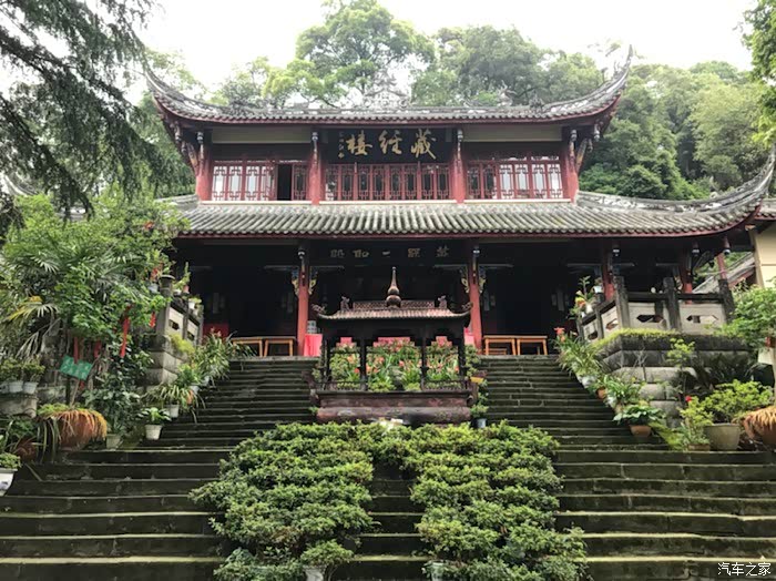 都江堰般若寺藏在深山之中的小青城山