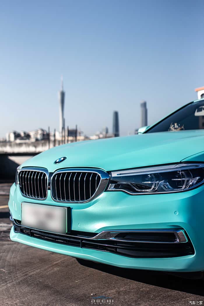宝马5系tiffany蓝外景实拍