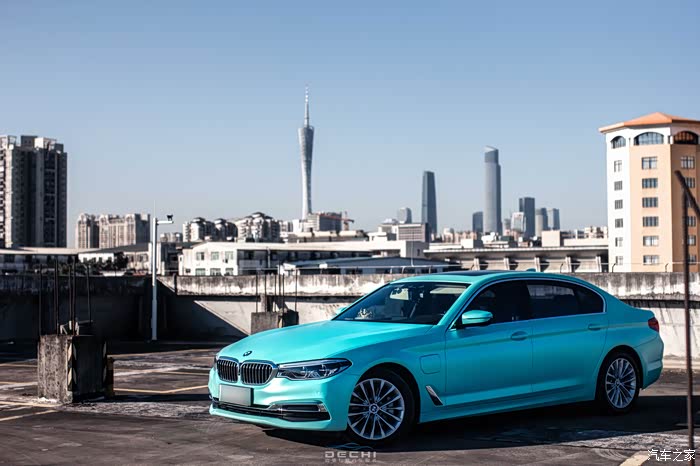宝马5系tiffany蓝外景实拍