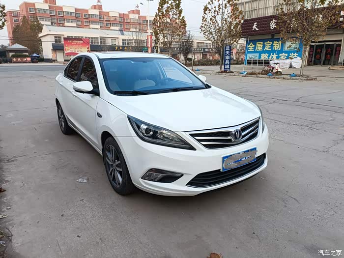 狂欢十二月经典的2016款长安逸动欣赏