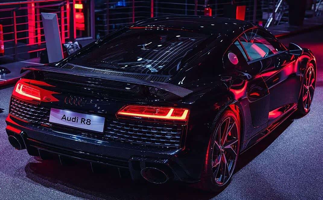 奥迪r8精致的尾灯非常大气