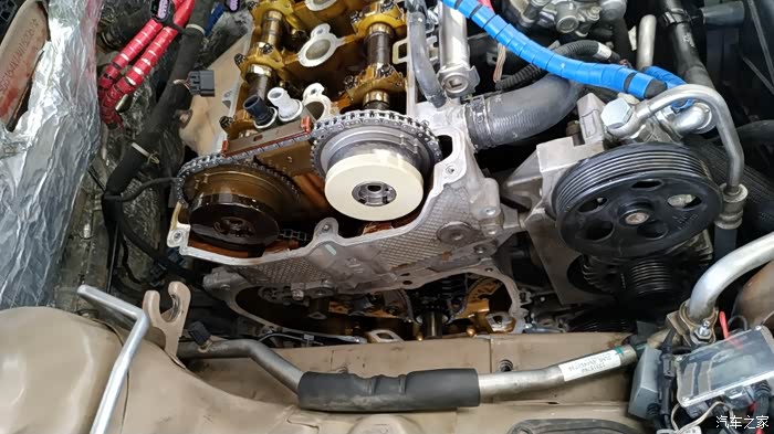 11君威换凸轮轴齿轮