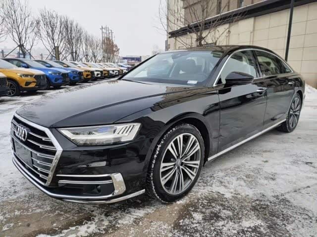 奥迪a8,豪华的外观.前脸造型别致