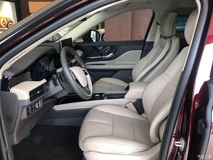 求教关于冒险家米色内饰的问题