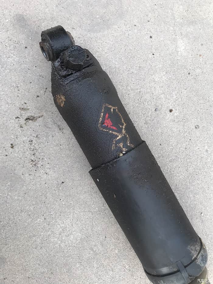 黑曼巴垃圾减震器