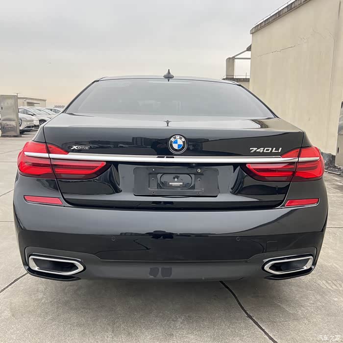 出18年宝马740四座定制版
