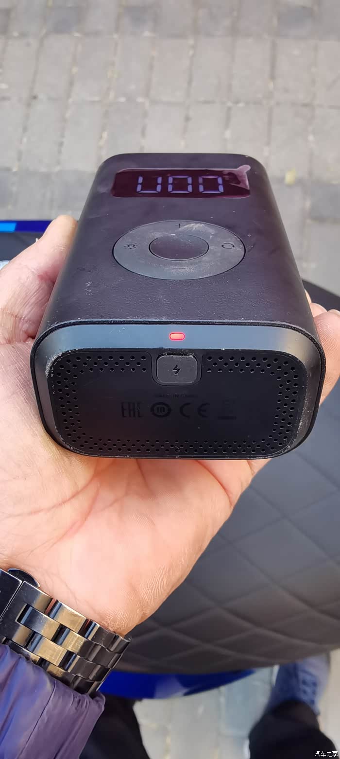 家家众测老鱼说车用品小米充气宝使用评测