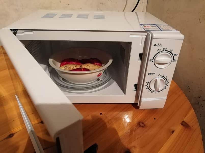 一道美食-微波炉烤红薯