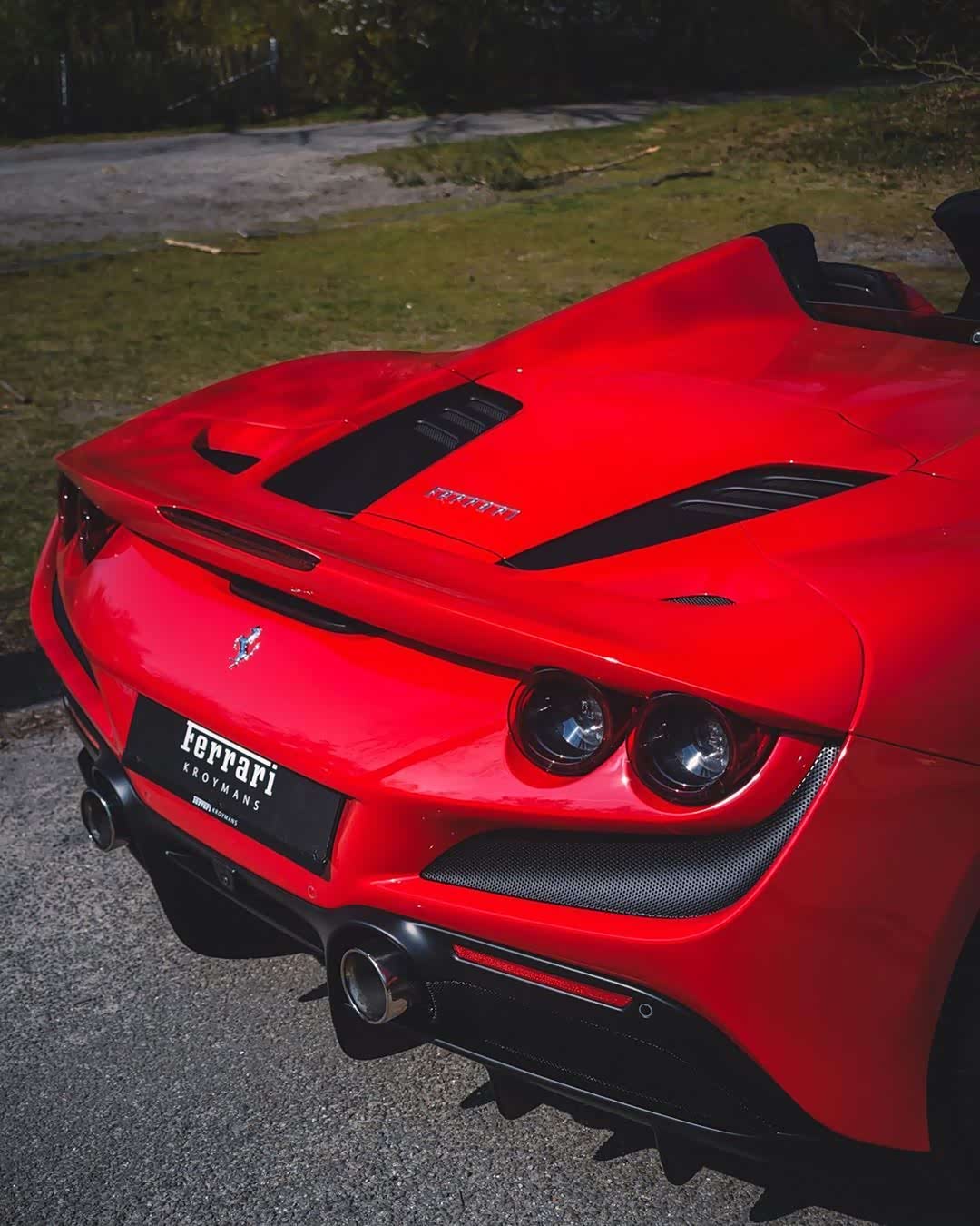 ferrari f8 spyder 红色敞篷跑车太美.