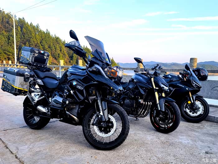 黑武士蓝鸟锐变黑鸟r1200gs