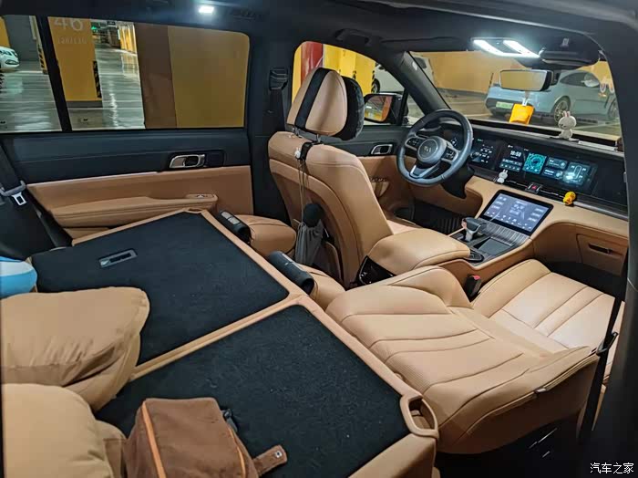 请问下理想one七座版本二排座椅放倒后的实物照片什么时候发布?